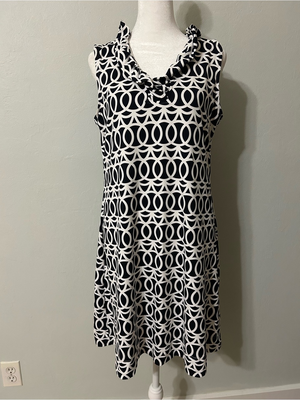 Lulu-B Black & White Geometric Ruffle-Trim Midi Dress